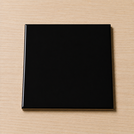 Zwarte_keramische_tegel_15x15_cm